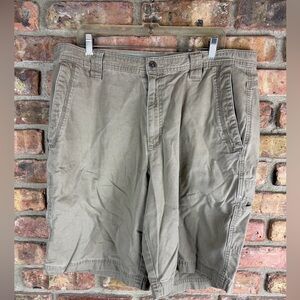 Columbia Men's Shorts Dark Khaki Size 38W, 11L